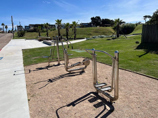 Un Espacio para el Deporte y la Recreación en la Orilla de la Playa en Punta del Este