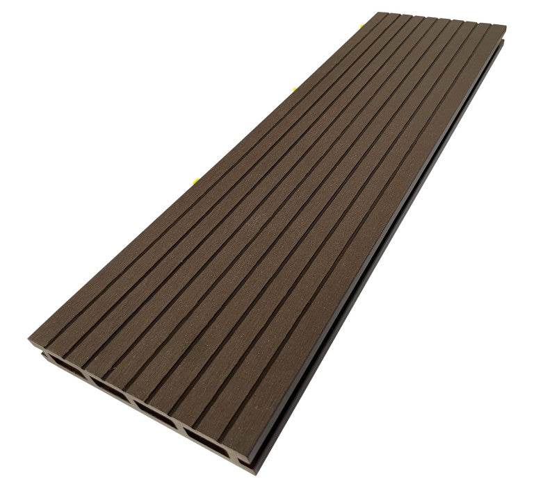 Piso WPC Pro Chocolate - playplaza.uy